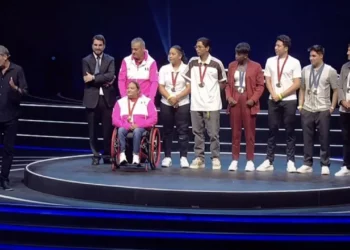 Fundación Telmex rinde homenaje a medallistas olímpicos y paralímpicos en París 2024, quienes reciben lección de liderazgo de Carlo Ancelotti