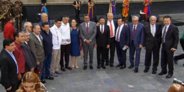 Asiste Rocha Moya al Sexto Informe de Gobierno del Presidente López Obrador