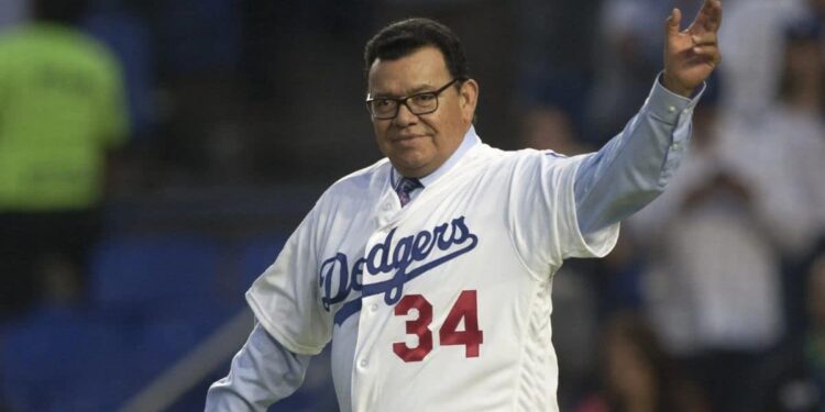 Hospitalizan de emergencia a Fernando Valenzuela: reportes