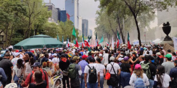 Trabajadores del Poder Judicial refuerzan plantón en el Senado