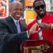 Alcalde de Nueva York le pidió al rapero Sean “Diddy” Combs que devolviera la llave de Nueva York por golpear a una cantante