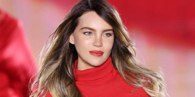 Belinda calla a quienes aseguran que planeó su caída en la pasarela L’Oreal