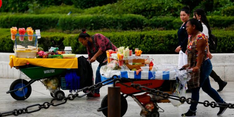 Tasa de desempleo fue del 2.7 % en el segundo trimestre del año