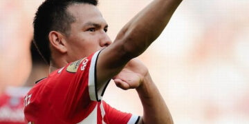 Hirving Lozano lidera la tabla de goleo de la Eredivisie