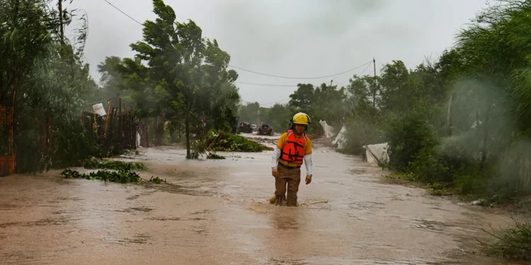 ‘Ileana’ se degrada a baja presión remanente en la costa norte de Sinaloa