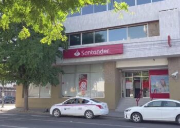Hombre armado asalta banco y se lleva alrededor de 20 mil pesos de botín