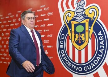 Miguel Herrera aceptaría ser técnico de Chivas pese a su pasado con América