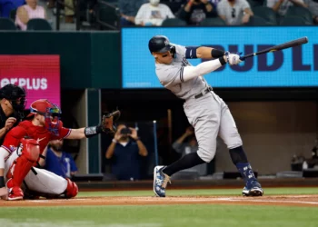 Con gran actuación de Stanton, Yanquis vence a Reales