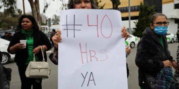 Sheinbaum promete que reducción de la jornada laboral será “gradual” y “consensuada”