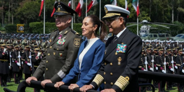 “Nunca emitiré una orden que vulnere los derechos del Pueblo”, dice Sheinbaum en Salutación de las Fuerzas Armadas