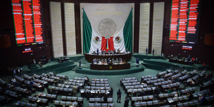 PAN acusa que la 4T busca controlar contenidos en internet con la reforma energética; Morena asegura que es para llegar a comunidades apartadas