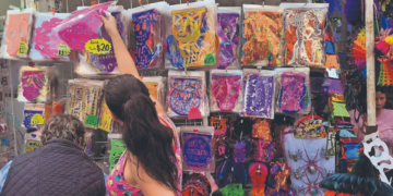 Día de Muertos “made in China” desplaza a comerciantes locales