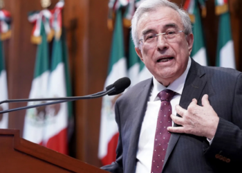 Sheinbaum dice que corresponde a FGR decidir si investiga al gobernador Rubén Rocha