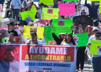 Marchan en Culiacán, Sinaloa, para exigir que regrese con vida trabajador de El Debate