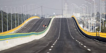 En 2025, Sheinbaum prevé que obras de infraestructura impulsadas por AMLO se concluyan