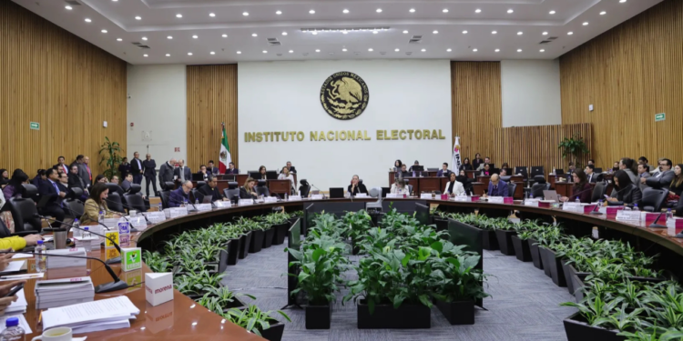 INE aprueba presupuesto sin considerar elección judicial de 2025
