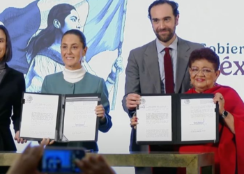 Sheinbaum firma decreto que devuelve a PEMEX y CFE su carácter de empresas públicas del Estado