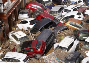 Devastadoras inundaciones en España dejan impactantes imágenes; suman más de 90 muertos