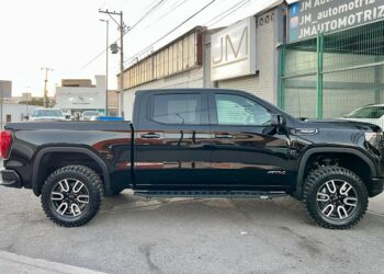 Despojan camioneta GMC Sierra 2024 en la autopista Benito Juárez, Culiacán