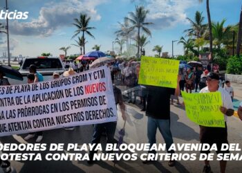 Vendedores de playa bloquean Avenida del Mar en protesta contra nuevos criterios de Semarnat