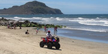 Elementos del Escuadrón Acuático brinda dos atenciones y pone a salvo a tres personas en acciones implementadas durante el fin de semana