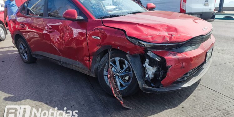 Fuerte choque entre auriga y un automóvil deja dos lesionados