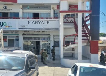 Desalojan locales de una plaza comercial después de sufrir amenazas de incendiar el lugar