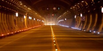 Bajan a pasajeros de autobús y se llevan la unidad con todo y chofer en el túnel “el Sinaloense” de la carretera Durango-Mazatlán