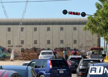 Alcalde justifica que plumas ferroviarias no bajan por falta de calibración de sensores