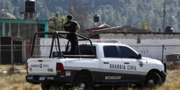 Explota mina terrestre en Michoacán y deja cuatro policías heridos
