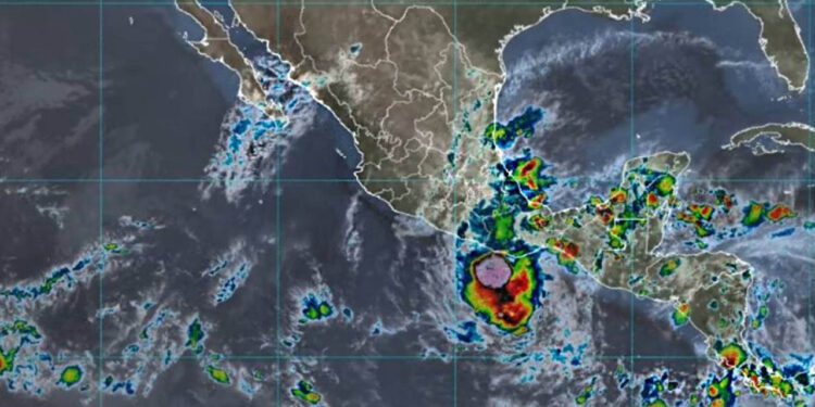 Ciclón Lane amenaza con formarse frente a playas de Acapulco, Guerrero