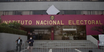 INE urge al TEPJF pronunciarse sobre suspensiones contra la reforma judicial