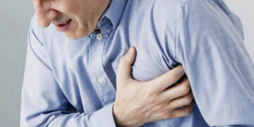 Con estos dos pasos sencillos puedes ayudar a un familiar durante un paro respiratorio