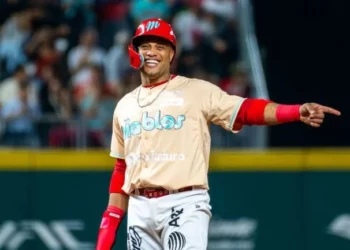 Robinson Canó, de los Campeones Diablos Rojos, gana el premio al Jugador Más Valioso de la Liga Mexicana de Beisbol