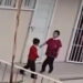 Encierran a niño de preescolar en salón de clases de Guanajuato; entre lágrimas, suplica que lo dejen salir