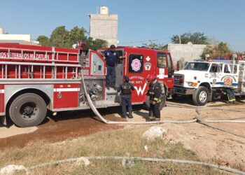 Incendio consume dos viviendas de madera en la invasión Rincón de Mazatlán