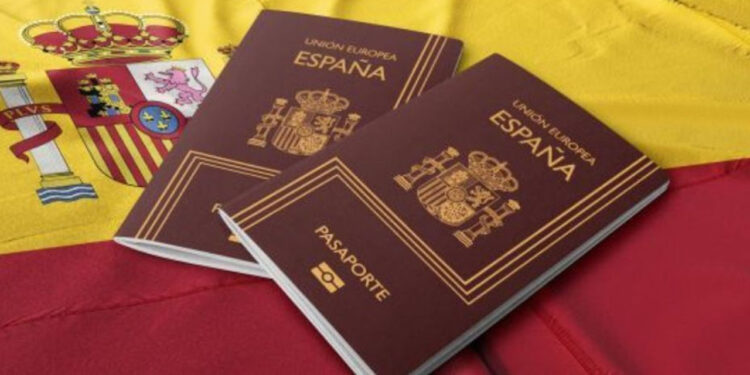 Cómo acceder a la ciudadanía española si eres extranjero: los requisitos
