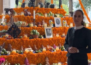Claudia Sheinbaum presenta la ofrenda de Día de Muertos en Palacio Nacional dedicada a las heroínas de la patria