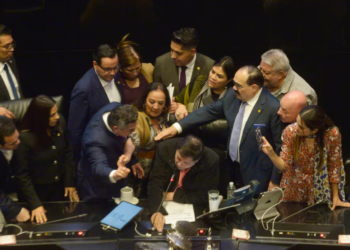 Noroña y ‘Alito’ Moreno casi se golpean en el Senado: ‘No me ponga el dedo encima’