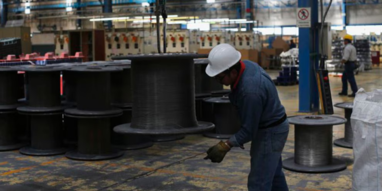 Cuáles son las consecuencias de trabajar parado mucho tiempo y la reforma que busca evitarlo
