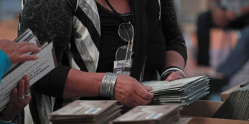 Morena propone reforma constitucional; plantea que migrantes participen en elección del Poder Judicial