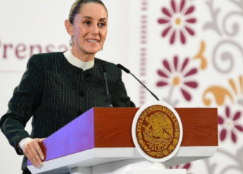 Claudia Sheinbaum descarta desplome del peso: “la economía está fuerte y sólida”