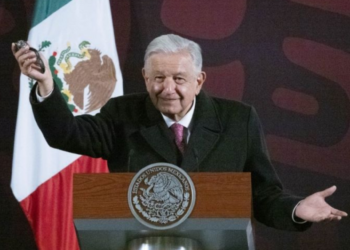 Tribunal Electoral pide revisar si AMLO incurrió en violencia política de género contra Xóchitl Gálvez