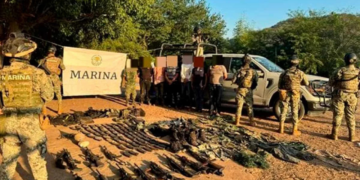 Semar detiene a siete personas con armamento en Sinaloa