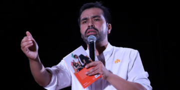 Jorge Álvarez Máynez se registra como candidato a dirigente nacional de Movimiento Ciudadano