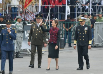 Encabeza Claudia Sheinbaum desfile por 114 aniversario de la Revolución Mexicana