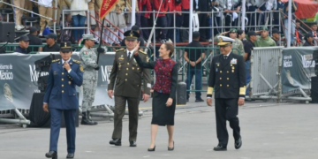 Encabeza Claudia Sheinbaum desfile por 114 aniversario de la Revolución Mexicana