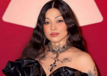 Mon Laferte presentará un concierto fuera de serie; todos estarán sin ropa