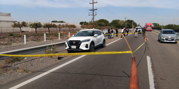 Encuentran seis cuerpos en una camioneta abandonada en Culiacán