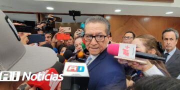 Entrega Feliciano Castro Tercer Informe de Gobierno de Rubén Rocha Moya al Congreso de Sinaloa